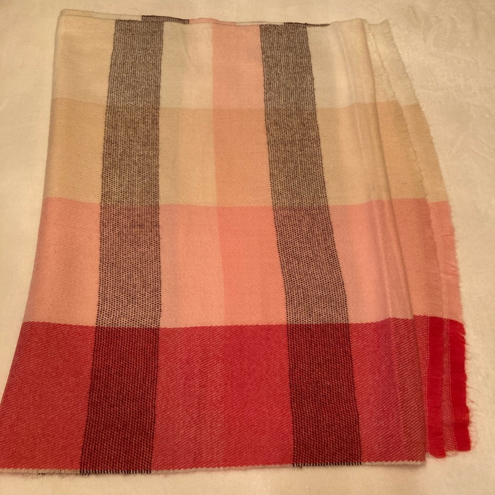 Pink plaid gap scarf